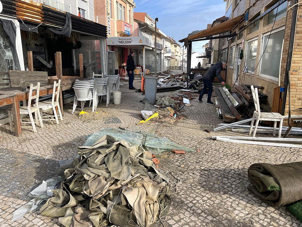 Emergency repairs on residential property in Portugal